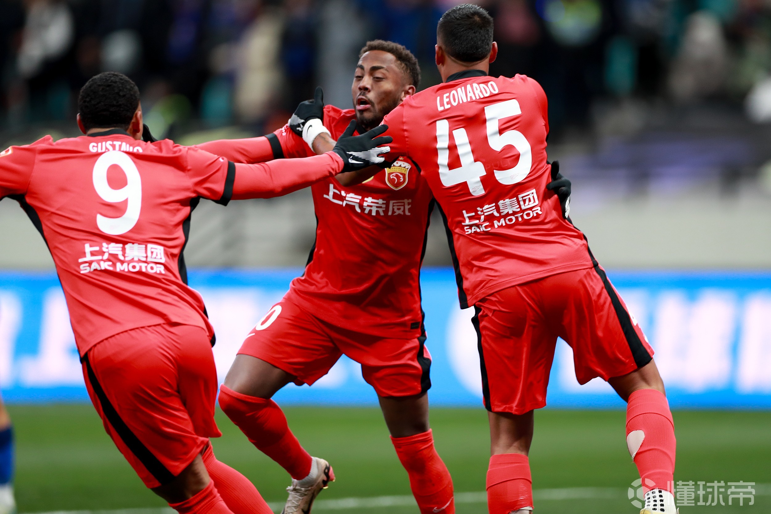 的东西方对 的东西方对